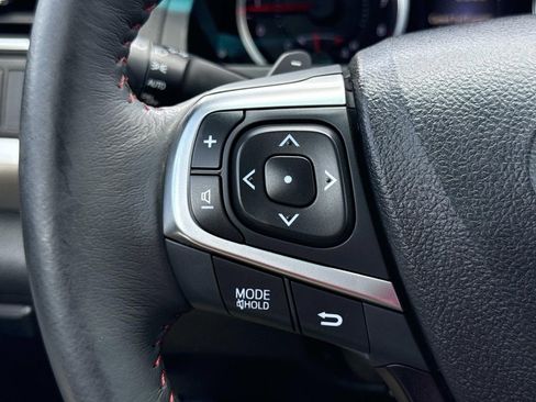 Used 2017 Toyota Camry SE image 39