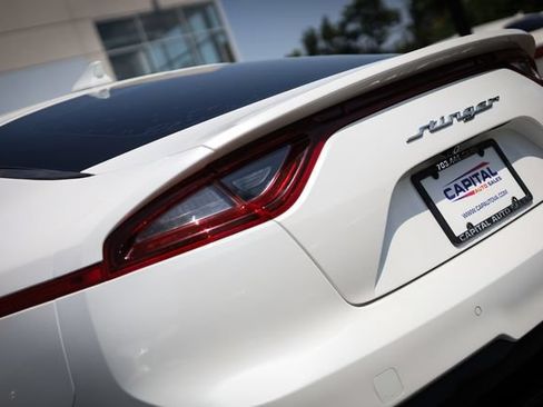 Used 2019 Kia Stinger GT1 RWD image 13