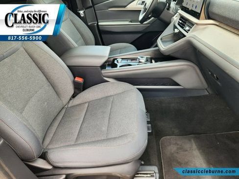 Used 2025 Ford Explorer Active RWD image 15