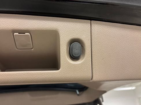 Used 2017 GMC Yukon SLT w/ Open Road Package image 21