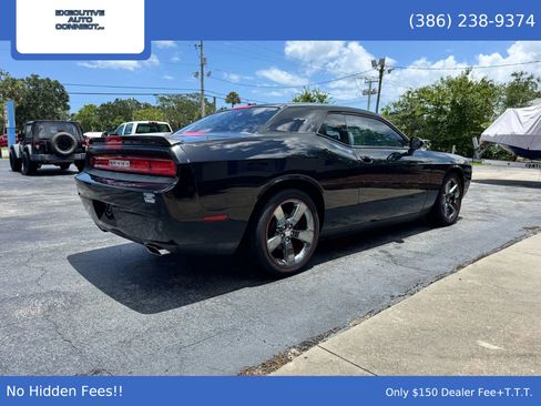 Used 2014 Dodge Challenger SXT image 5