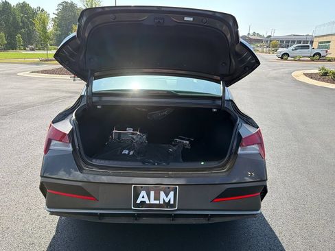 New 2026 Hyundai Elantra Sport FWD image 19