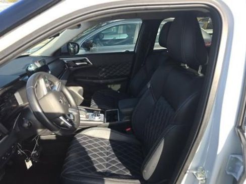 Used 2024 Mitsubishi Outlander SEL image 3