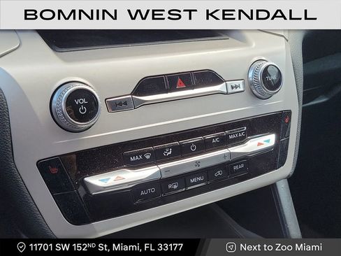 Used 2023 Ford Explorer XLT image 21