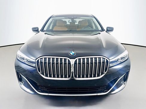 Used 2022 BMW 745e xDrive w/ Premium Package AWD/4WD image 2