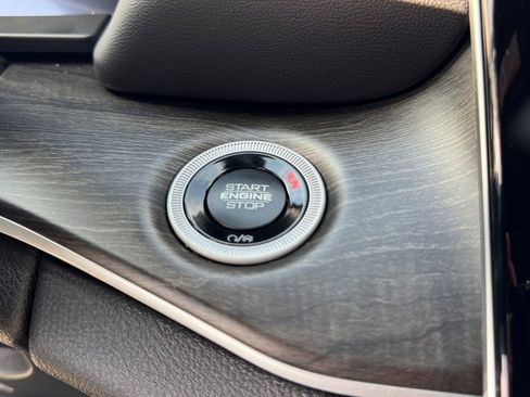 New 2025 Jeep Grand Cherokee L Limited w/ Black Appearance Package image 18