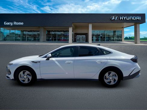 New 2026 Hyundai Sonata SE FWD image 3