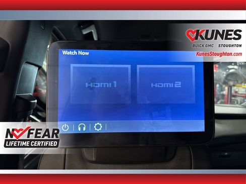 Used 2023 Chevrolet Suburban Premier image 40