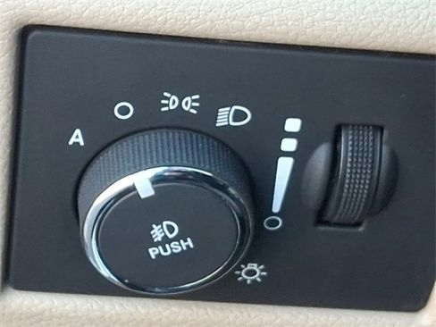 Used 2016 Jeep Grand Cherokee Limited w/ Luxury Group II image 25