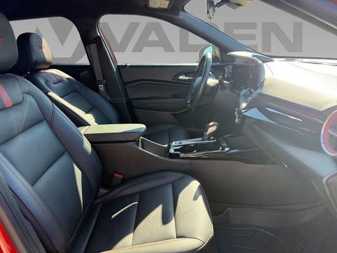 Used 2024 Chevrolet Trax RS image 8