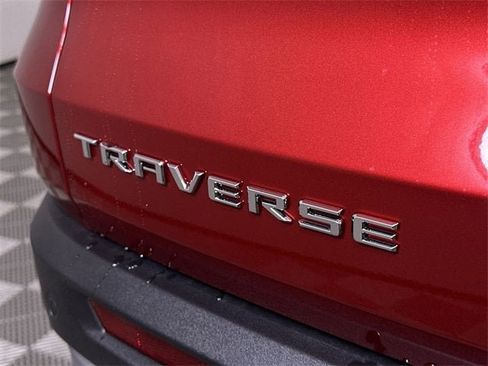 New 2026 Chevrolet Traverse LT w/ Sun and Wheel Package image 33