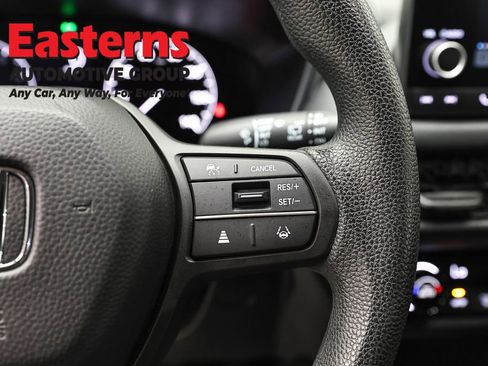 Used 2023 Honda HR-V LX image 16