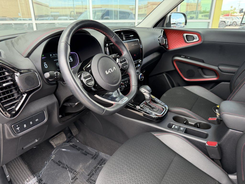 Used 2025 Kia Soul GT-Line w/ GT-Line Technology Package FWD image 32