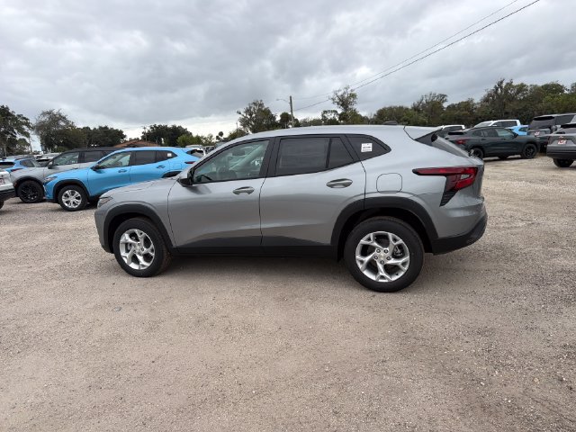 New 2026 Chevrolet Trax LS w/ LS Convenience Package FWD image 5