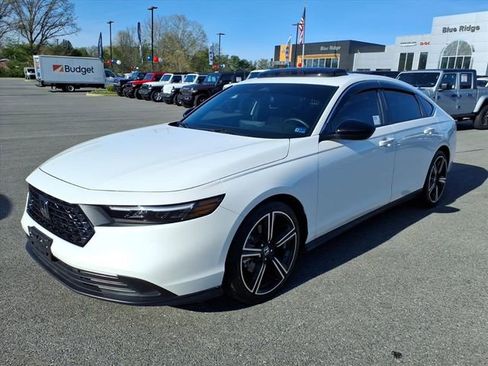 Used 2025 Honda Accord Sport image 10