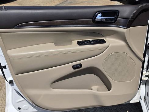 Used 2021 Jeep Grand Cherokee Overland RWD image 15