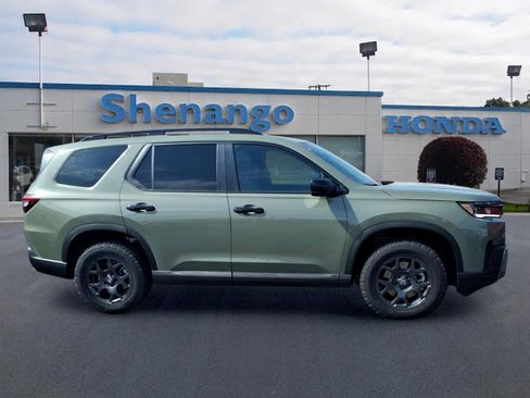 New 2026 Honda Pilot TrailSport image 2