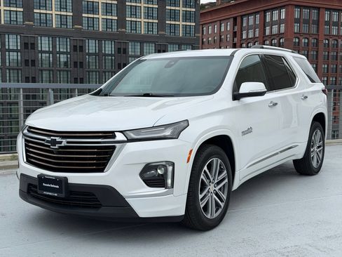 Used 2023 Chevrolet Traverse High Country AWD/4WD image 1