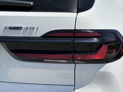 Used 2024 BMW X7 xDrive40i w/ M Sport Package AWD/4WD image 35
