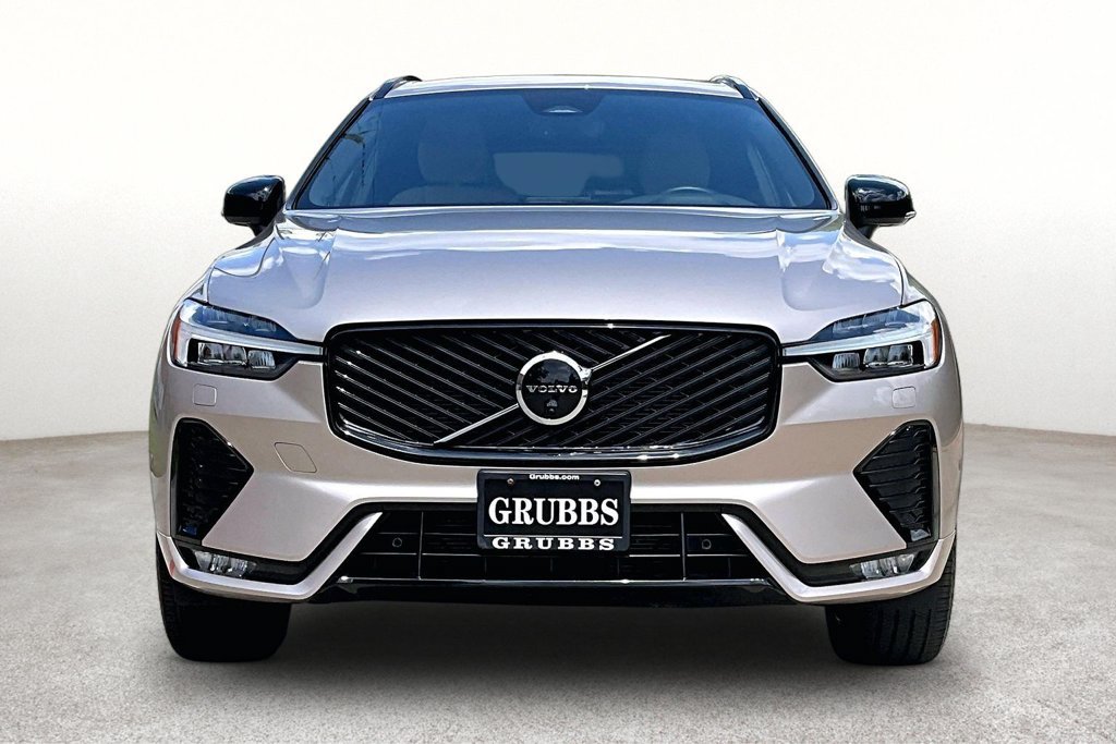 Certified 2026 Volvo XC60 B5 Plus AWD/4WD image 4