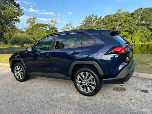 Used 2021 Toyota RAV4 XLE Premium FWD image 4