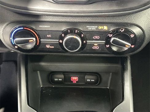 Used 2022 Kia Soul LX image 13