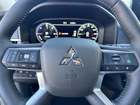 New 2025 Mitsubishi Outlander 4WD Plug-In Hybrid image 19