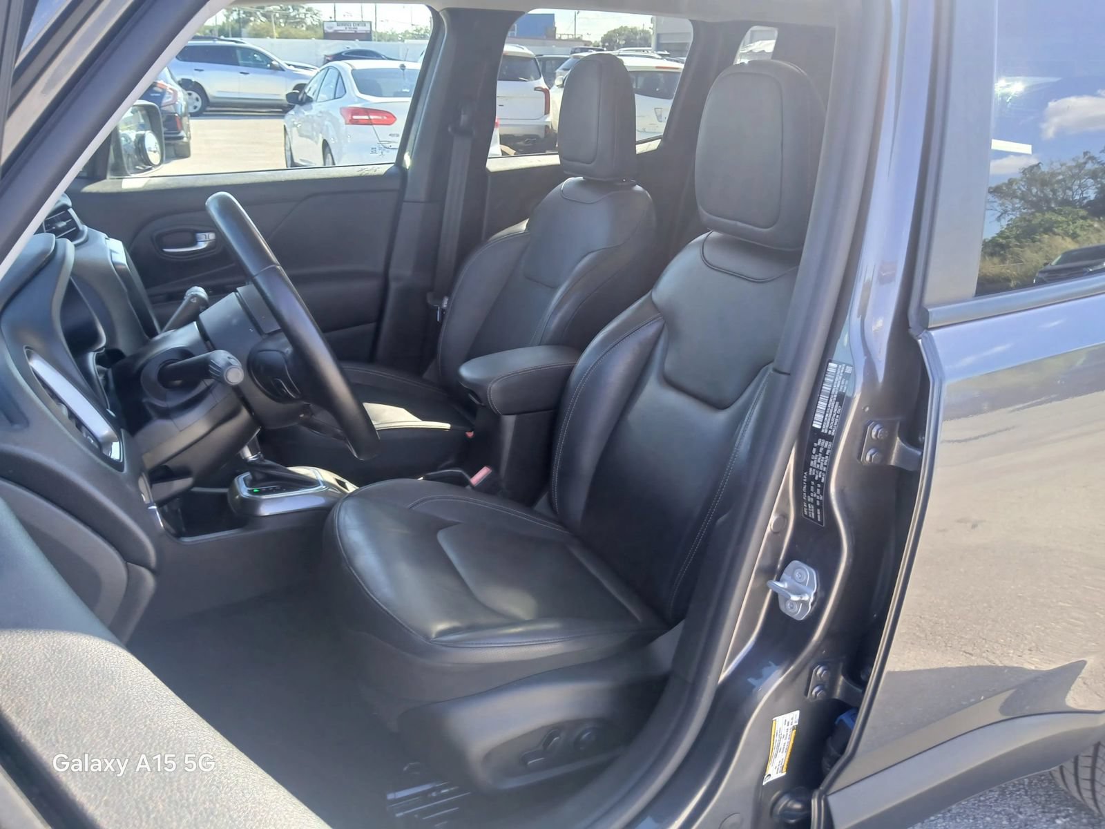 Used 2020 Jeep Renegade Limited w/ LED Lighting Group AWD/4WD image 34