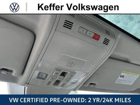 Used 2021 Volkswagen Tiguan SEL AWD/4WD image 17