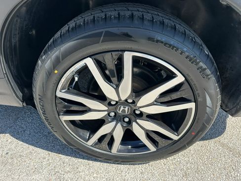 Used 2021 Honda Pilot Touring image 29