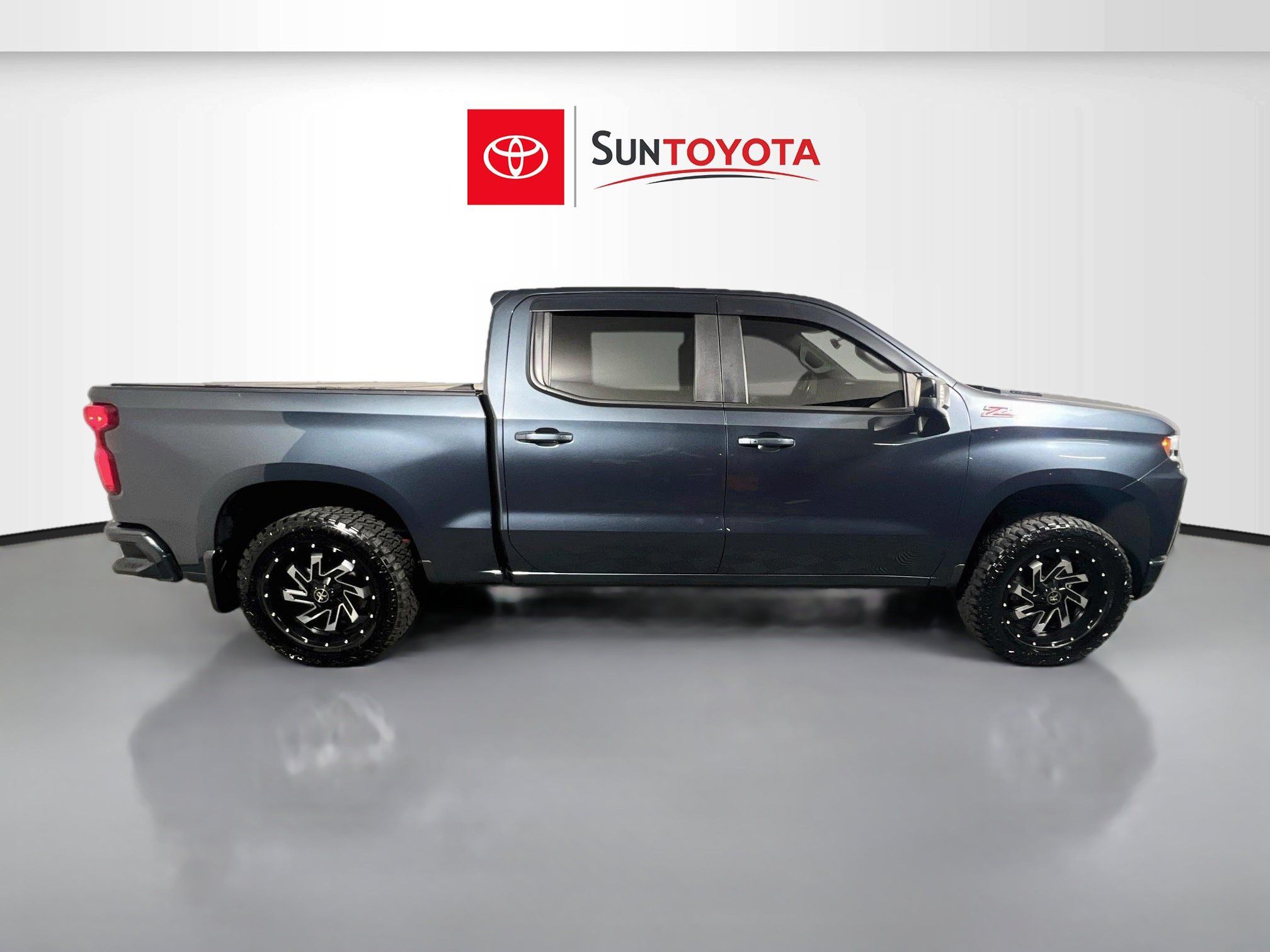 Used 2020 Chevrolet Silverado 1500 RST w/ Diesel Off-Road Package AWD/4WD image 2