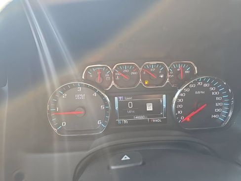 Used 2018 GMC Yukon SLT w/ Premium Edition AWD/4WD image 11