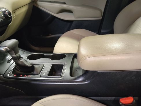 Used 2020 Kia Sorento LX FWD image 26
