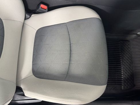 Used 2022 Toyota RAV4 XLE w/ Convenience Package image 40