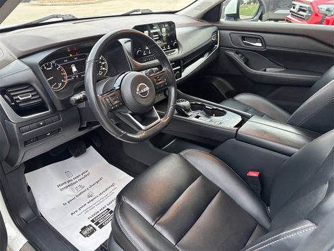 Used 2022 Nissan Rogue SL w/ SL Premium Package image 8