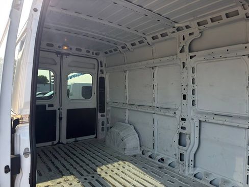 Used 2023 RAM ProMaster 2500 FWD image 4