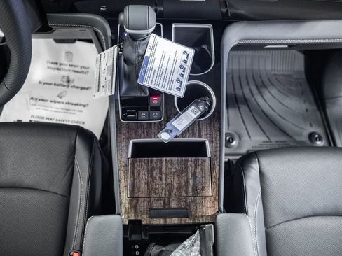 New 2026 Toyota Sienna Platinum image 27