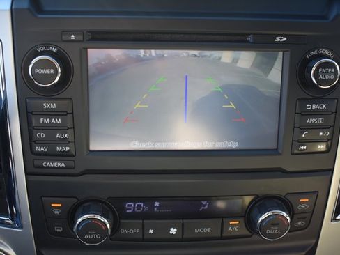 Used 2016 Nissan Titan SL image 25