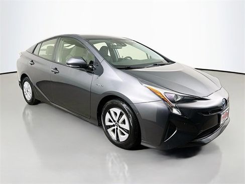 Used 2017 Toyota Prius Two image 11