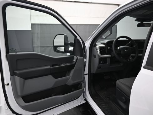 New 2026 Ford F350 XL w/ XL Driver Assist Package image 8
