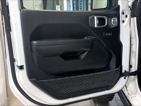 Used 2024 Jeep Wrangler Willys image 9