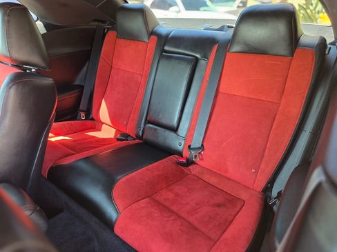 Used 2018 Dodge Challenger R/T Scat Pack w/ Leather Interior Group RWD image 24