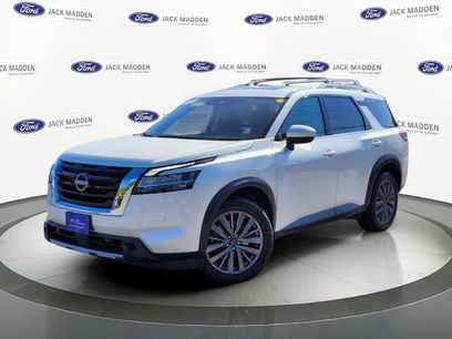 Used 2023 Nissan Pathfinder SL w/ SL Premium Package