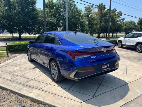 Used 2024 Hyundai Elantra SEL FWD image 13