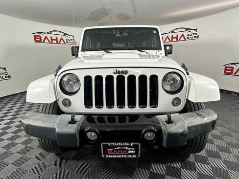 Used 2015 Jeep Wrangler Unlimited Sahara AWD/4WD image 14