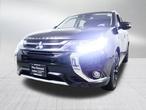 Used 2018 Mitsubishi Outlander GT image 3