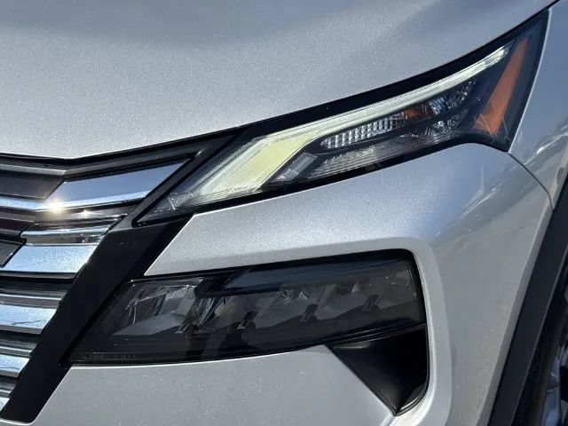Used 2024 Nissan Rogue S AWD/4WD image 10