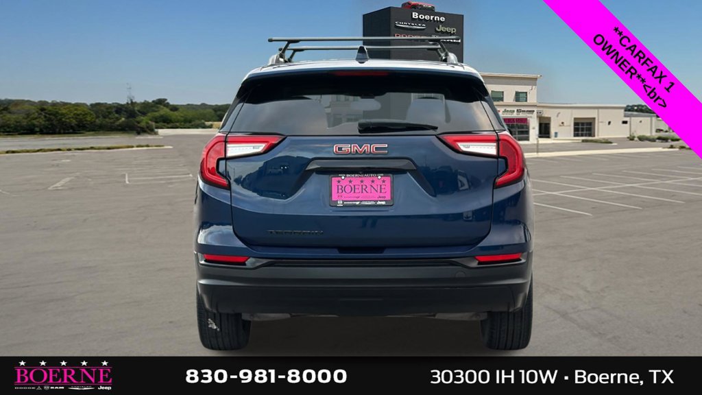 Used 2022 GMC Terrain SLE w/ Driver Convenience Package FWD image 4
