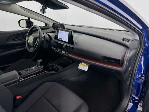 Used 2026 Toyota Prius Plug-In Hybrid FWD image 27
