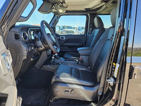 New 2026 Jeep Gladiator Sport image 9